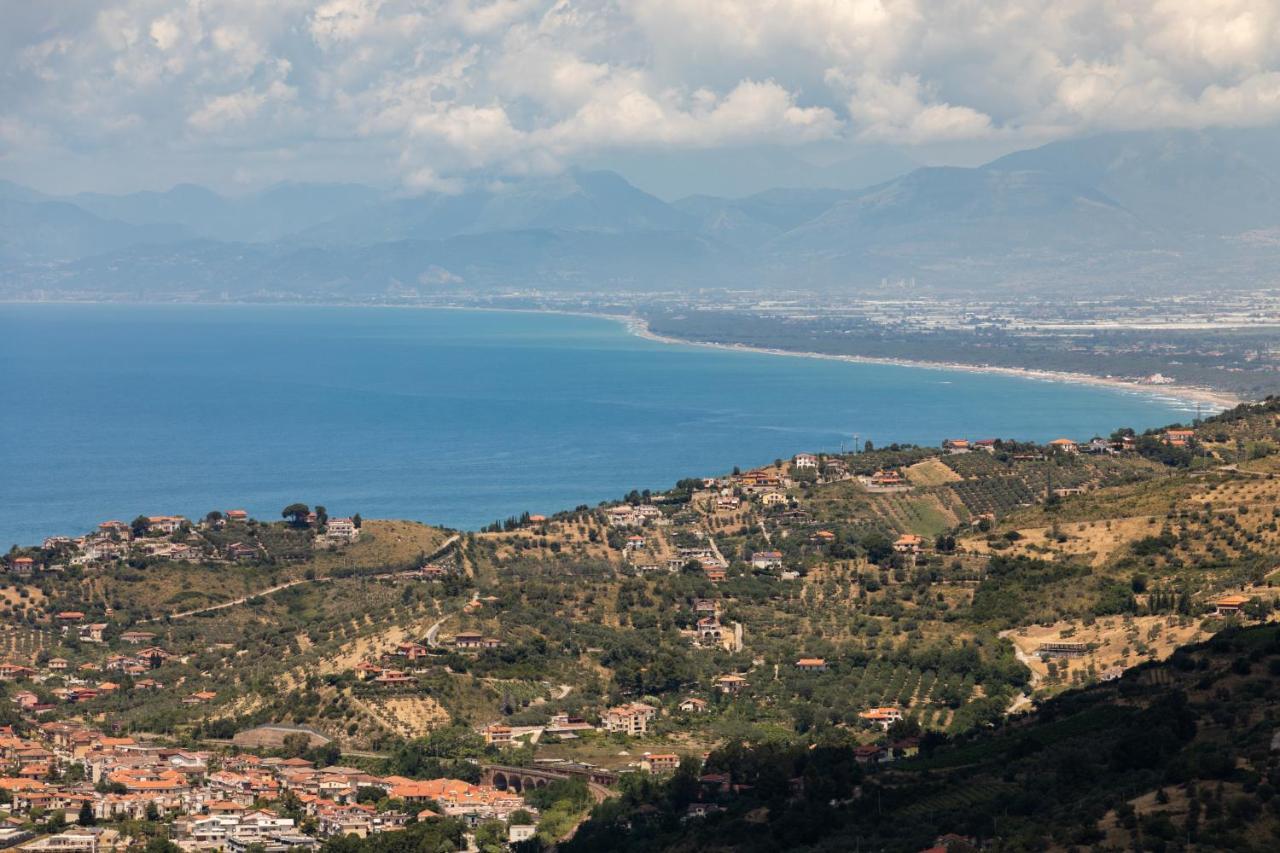 Casale San Martino Bed & Breakfast Laureana Cilento Екстериор снимка